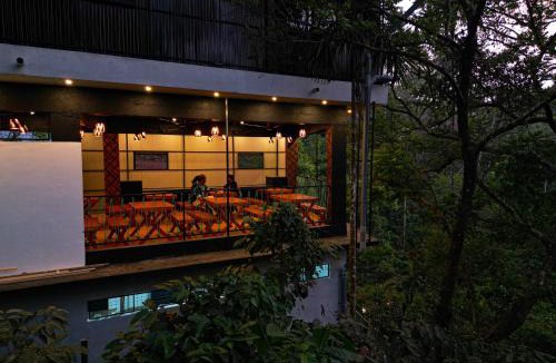 Vythiri Resort | Kashmeeram Vythiri Wayanad Premium Pool Resort