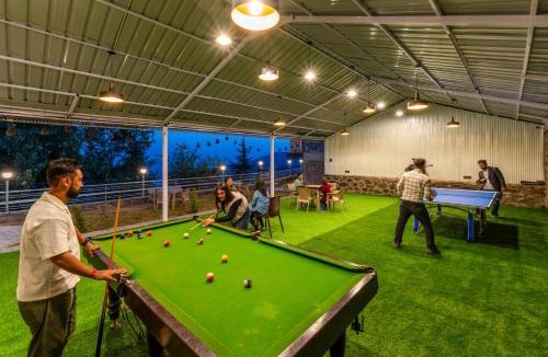 Theog Hotel | Kathkuni by Jomotel - A Pure Veg Boutique Stay