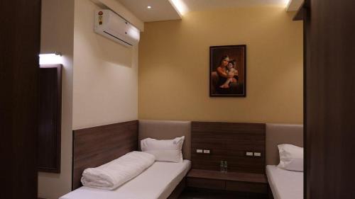Injambakkam Hotel | Kaustubh
