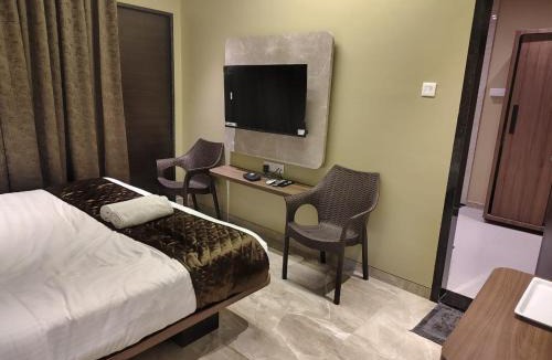 Pune Bed & Breakfast | Kedari Residency