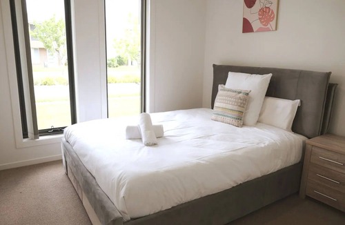 Kellyville House | Kellyville Modern & Stylish House for family &work