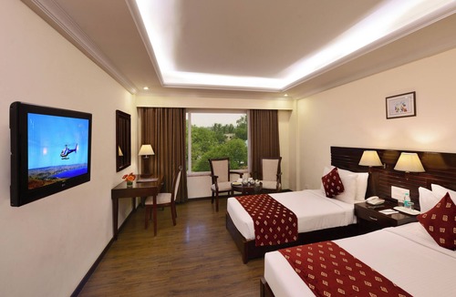 Gadag-Betageri Hotel | Keshav Clarks Inn