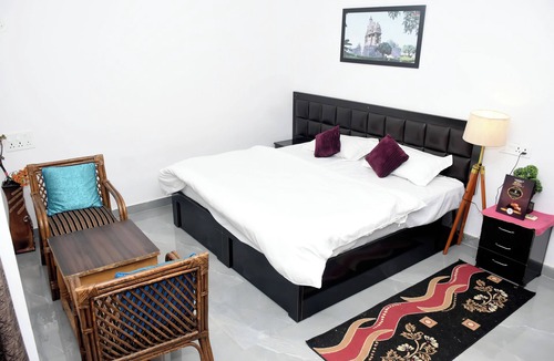 Khajuraho Hotel | Khajuraho Glory Homestay in Khajuraho with AC, WiFi. Enjoy your stay