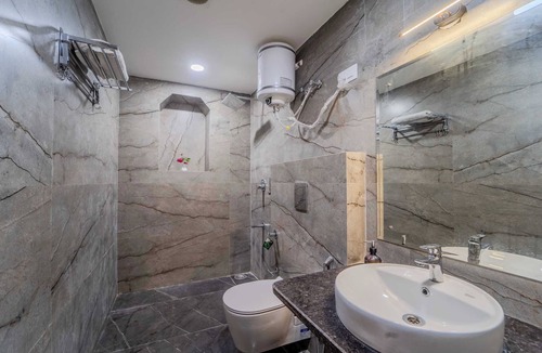 Bhandarej Hotel | Khawa Palace and Resort