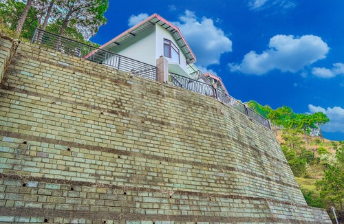 Kuthar Villa | Kia Kasauli Chalet 3 BHK by Dumnu Homes