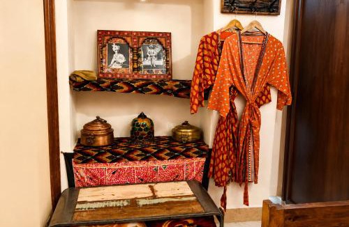Amar Sagar Pol Cabin | Killa Bhawan Lodge