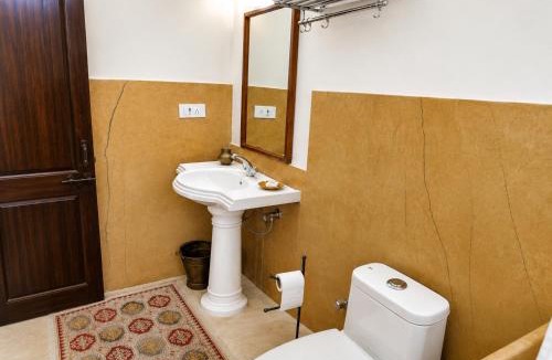 Amar Sagar Pol Cabin | Killa Bhawan Lodge