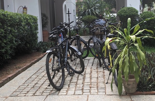 Fort Kochi Apartment | King Suite 1 King bedroom and 1 sofa bed at Malabar House
