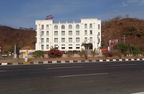 Dungarpur Resort | KING'SWAY HOTEL AND RESORT