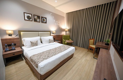 Jamnagar Hotel | Kings Kraft The Park Executive Hotel