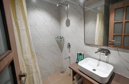 Jamnagar Hotel | Kings Kraft The Park Executive Hotel