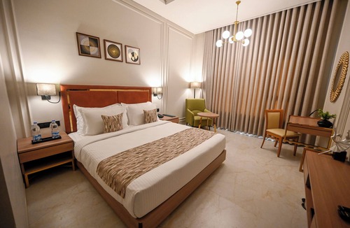 Jamnagar Hotel | Kings Kraft The Park Executive Hotel