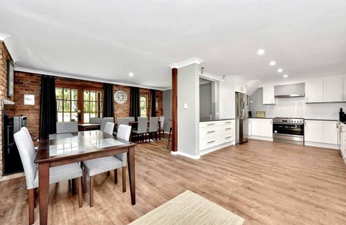Kitchener House | Kitchener Country Estate with Pool Hot Tub