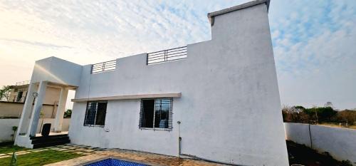 Murbad Villa | Kiyanshi Farm