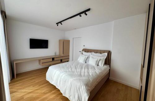Voluntari House | Knight Rooms