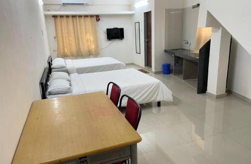 Kankavali Apartment | Konkan Central - Hotel and Tourism Family Rooms