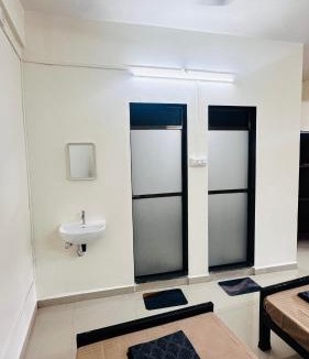 Kankavali Hostel | Konkan Central Kankavali AC 6 Bed Family Room