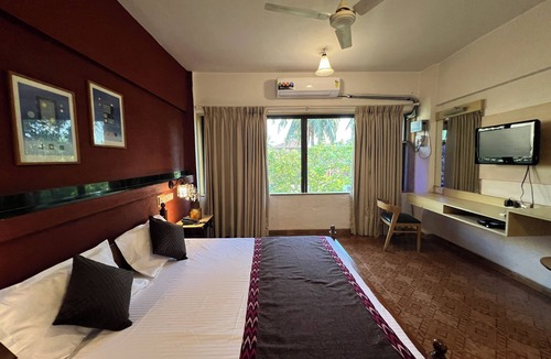 Niravade Hotel | Konkan Crown Resort & Club Sawantwadi