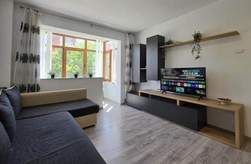 Iasi Apartment | Konstanzer Podu Ros 11 - Spacious Apt - Palas Mall - AC