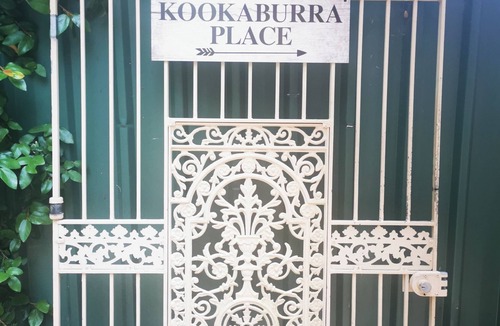 Thornleigh House | Kookaburra Place 2 BR, spacious, private, parking, Wi-Fi