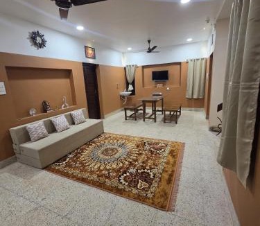 Eramalloor Apartment | Kowdi House- Eramalloor Inn