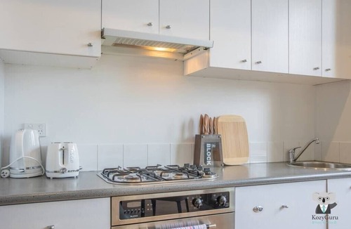 Chippendale Apartment | KozyGuru | Chippendale | Kozy Clean 1Bed Apt