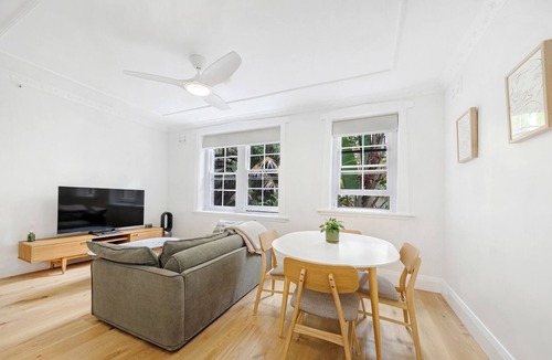 Kings Cross Apartment | KozyGuru | Rushcutters Bay | Charming Art Deco Apt