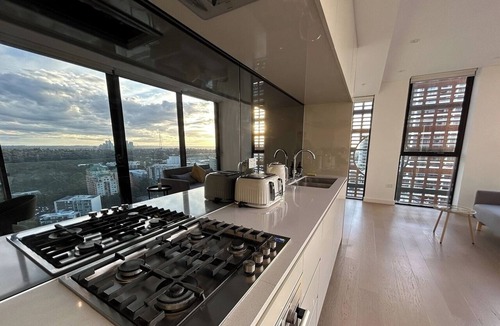 St. Leonards Apartment | KozyGuru |St Leonards | 1 Bed Best Location and View