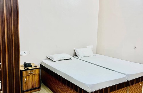 Gorakhpur Hotel | Krishna guest house 2