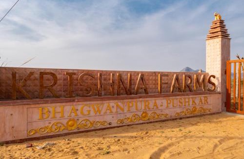 Village Hokra Villa | Krishna Serenity Villa Pet-friendly 7-BHK Farmhouse with Pool, Gazebo and Garden
