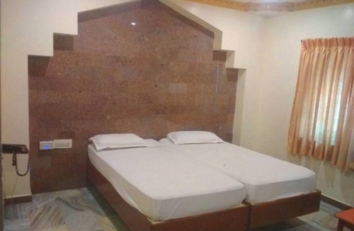 Tenkasi Hotel | Krishna Tourist Home