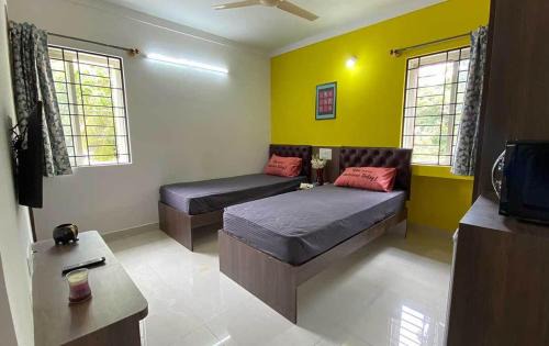 Ahmedabad Hostel | Krushna Boys Pg