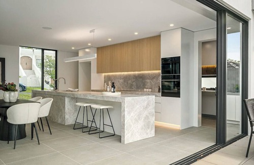 Kyle Bay House | Kyle Bay House - Luxury New Build 4 Bed, Steps to the Water