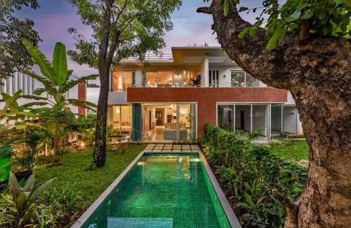 Vagator Villa | La Dora by The Blue Kite -3BHK Contemporary Villas with Pvt Pool, 5 mins Walk to Vagator beach-Caretaker, Kitchen & Garden
