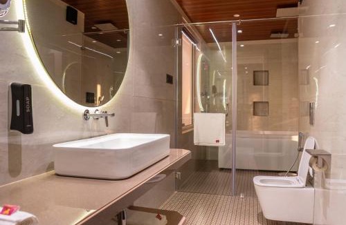 Mumbai Hotel | La Fenice Resort Madh Island