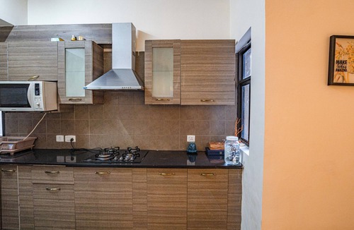 Bissar Akbarpur Villa | La Florance A 1BR Golfside Villa by Homeyhuts