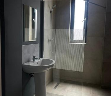 Moinesti House | LA MĂRIUCA camere de inchiriat
