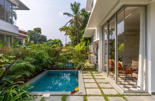 Kudal Villa | La Masillia by The Blue Kite - 2 BHK with Private Pool, 15 mins from Morjim Beach, Wifi, Peaceful location, Kitchen, Security, Patio
