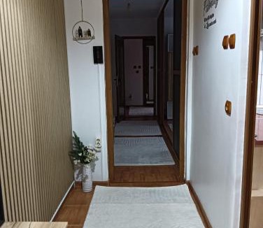 Craiova Apartment | La Montzi For4