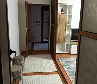 Craiova Apartment | La Montzi For4