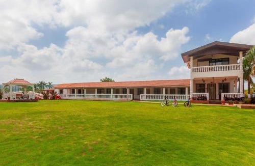 Kune N.m. Villa | La Palm by StayVista - Mountain-view villa, boasting a spacious pool, Gym, Indoor games, Basketball court & A lush lawn with a gazebo