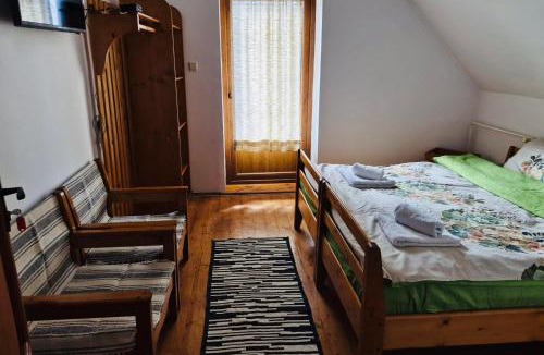 Brebu Nou House | La Răscruce