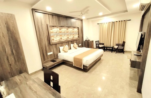 Dhikuli Hotel | La Savanna Resort And Spa By DL Hotels And Resorts