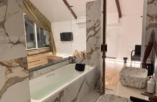 Murud House | La Vida Villa