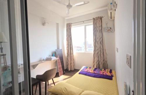 Navalur Apartment | La Vista 1 Luxe - The Cosy Sofa-Bed Studio