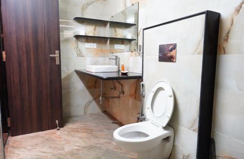 Bhopal Bed & Breakfast | Lago villa