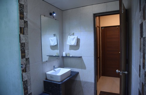 Murud-Harnai Hotel | Laguna Beach Resort Murud