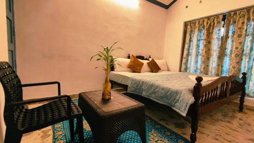 Erezha Hostel | Lake and Paddy holiday home