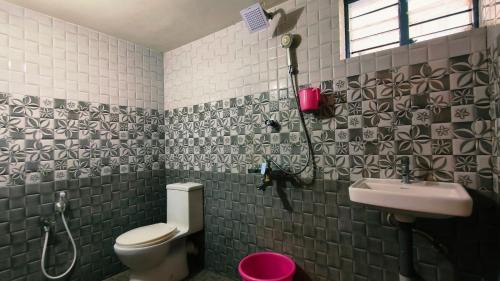Erezha Hostel | Lake and Paddy holiday home