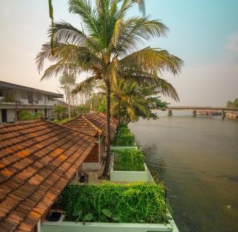 Edava Hotel | Lake and Sea Beach Resort